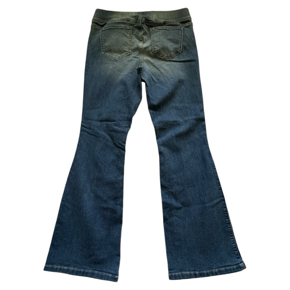 Classic Blue Women's Jeans - Picture 4 of 11